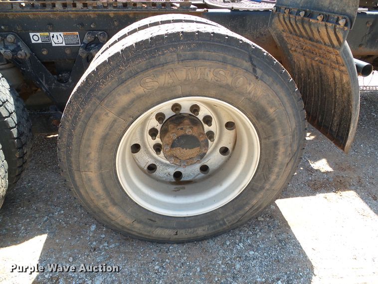 image for item DG0183 2009 Kenworth T800 semi truck