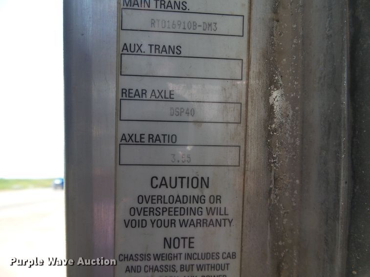 image for item DG0183 2009 Kenworth T800 semi truck