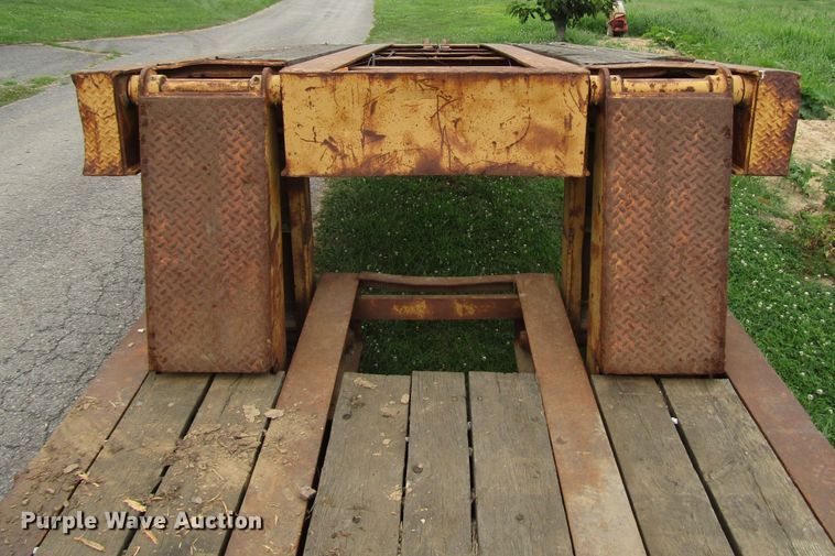 image for item DG1324 1980 Hyster lowboy equipment trailer