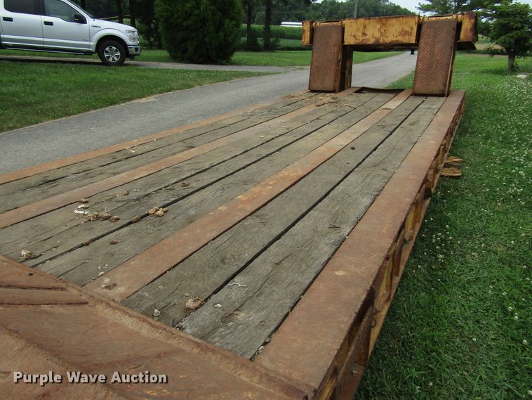 image for item DG1324 1980 Hyster lowboy equipment trailer