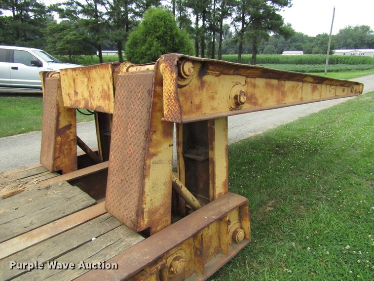 image for item DG1324 1980 Hyster lowboy equipment trailer