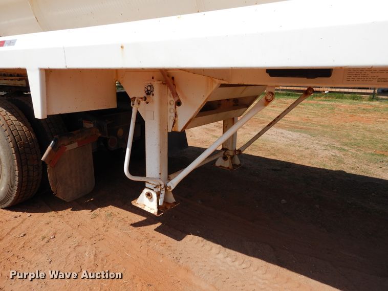 image for item DG4099 2013 Dragon VT124 vacuum tank trailer