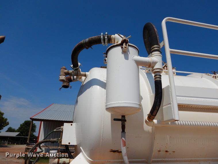 image for item DG4099 2013 Dragon VT124 vacuum tank trailer