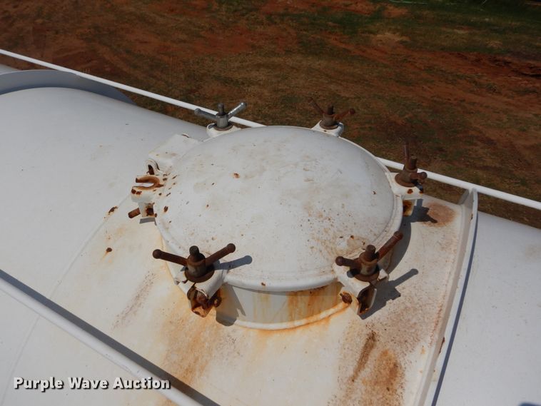 image for item DG4099 2013 Dragon VT124 vacuum tank trailer