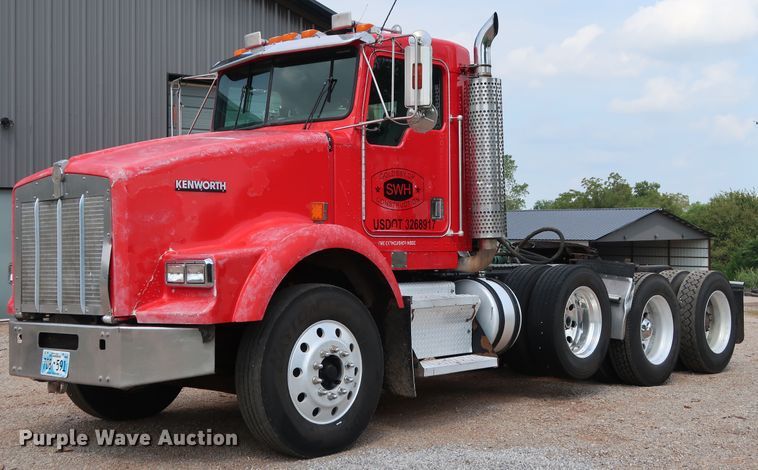image for item DG4174 1998 Kenworth T800 semi truck