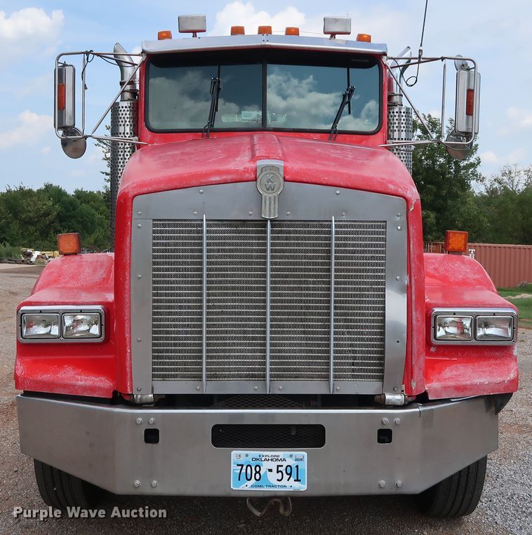image for item DG4174 1998 Kenworth T800 semi truck