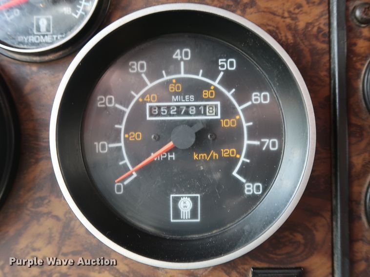 image for item DG4174 1998 Kenworth T800 semi truck