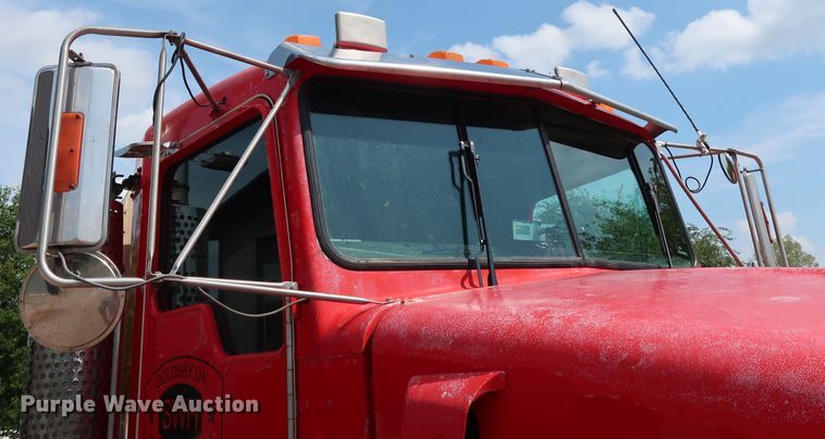 image for item DG4174 1998 Kenworth T800 semi truck