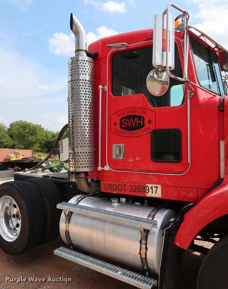 image for item DG4174 1998 Kenworth T800 semi truck