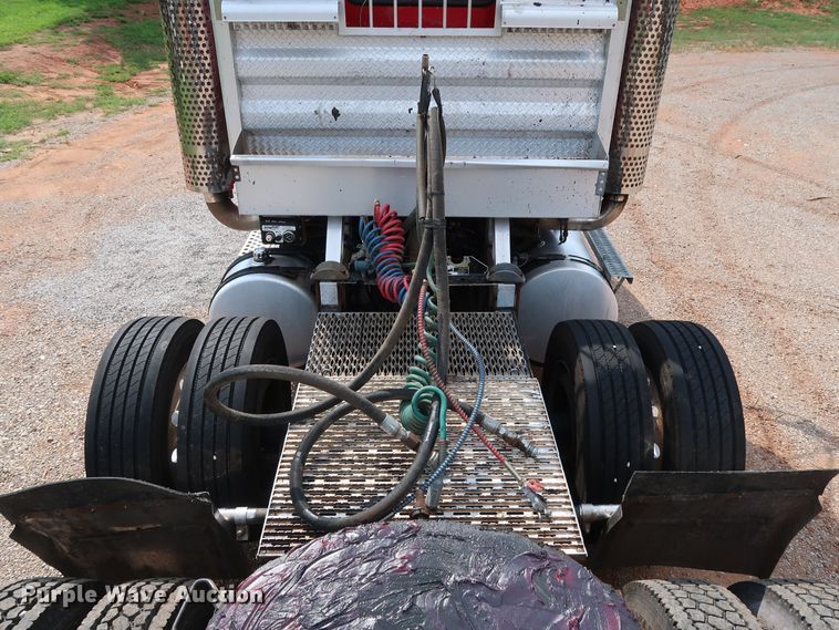 image for item DG4174 1998 Kenworth T800 semi truck