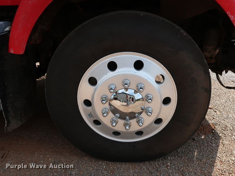 image for item DG4174 1998 Kenworth T800 semi truck