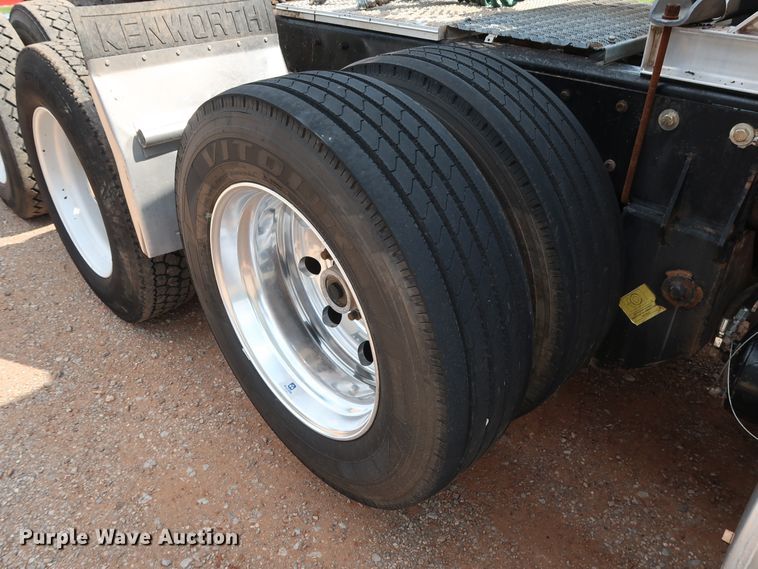 image for item DG4174 1998 Kenworth T800 semi truck