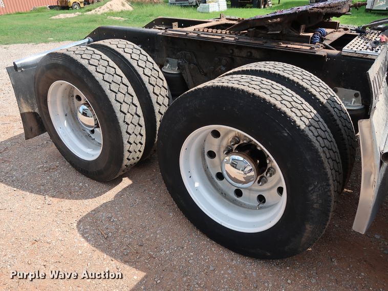 image for item DG4174 1998 Kenworth T800 semi truck