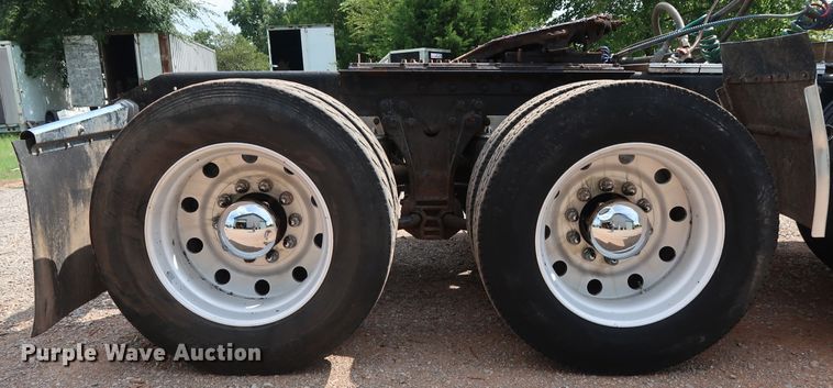 image for item DG4174 1998 Kenworth T800 semi truck