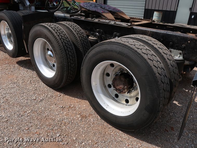 image for item DG4174 1998 Kenworth T800 semi truck