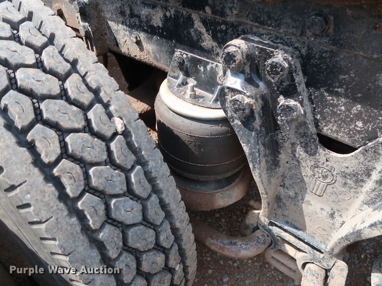 image for item DG4174 1998 Kenworth T800 semi truck