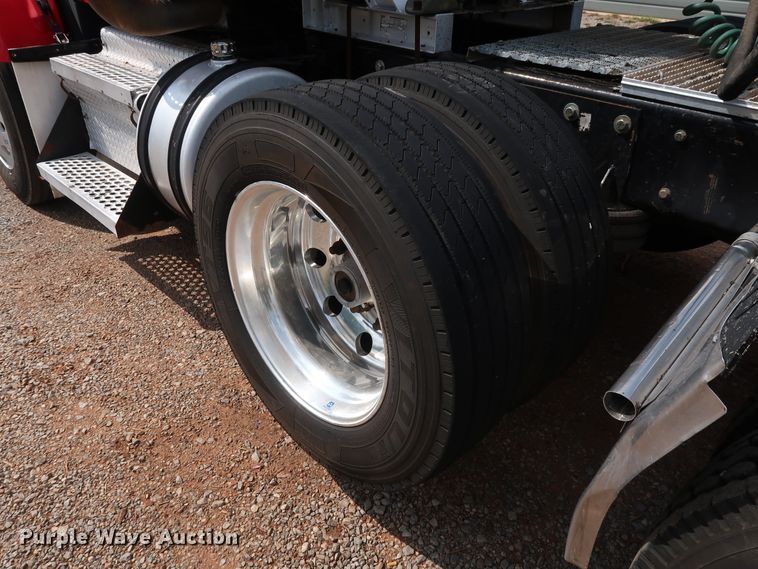 image for item DG4174 1998 Kenworth T800 semi truck