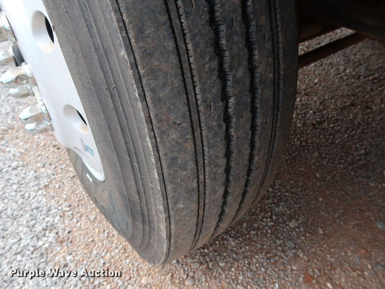 image for item DG4174 1998 Kenworth T800 semi truck