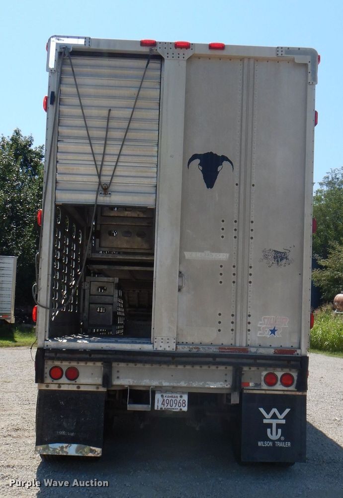 image for item DG4931 1995 Wilson PSDCL-302 livestock trailer