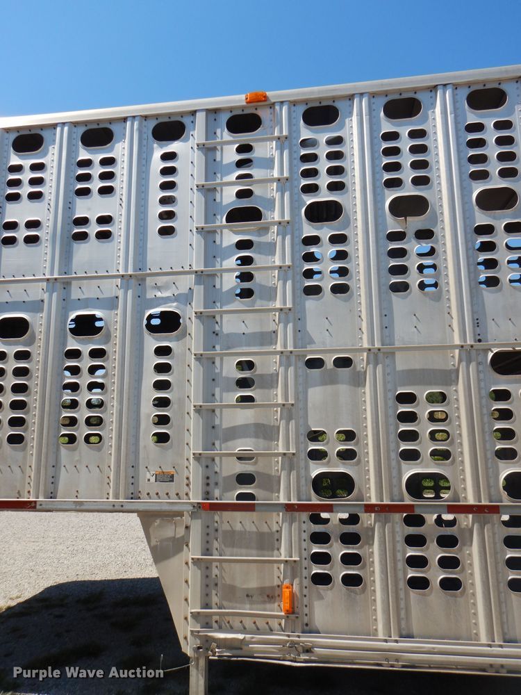 image for item DG4931 1995 Wilson PSDCL-302 livestock trailer