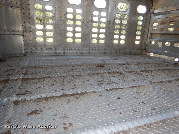 image for item DG4931 1995 Wilson PSDCL-302 livestock trailer