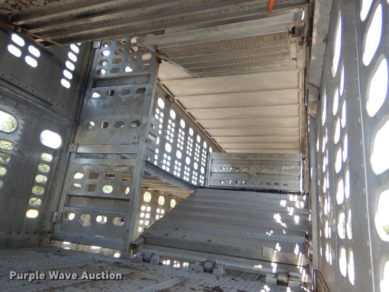 image for item DG4931 1995 Wilson PSDCL-302 livestock trailer