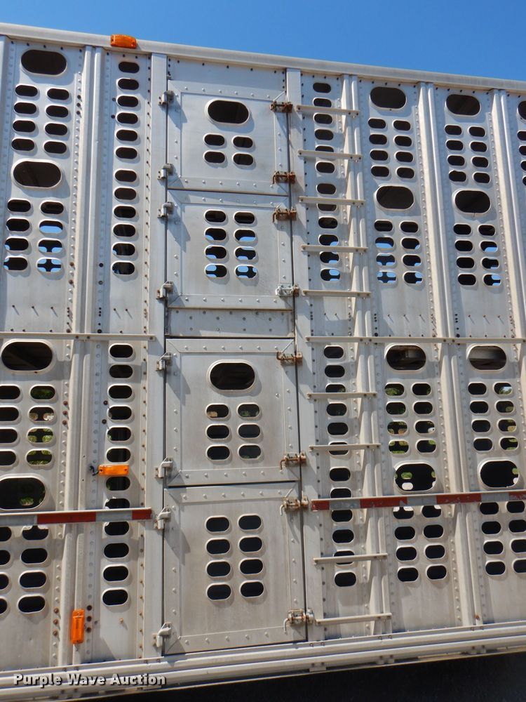 image for item DG4931 1995 Wilson PSDCL-302 livestock trailer