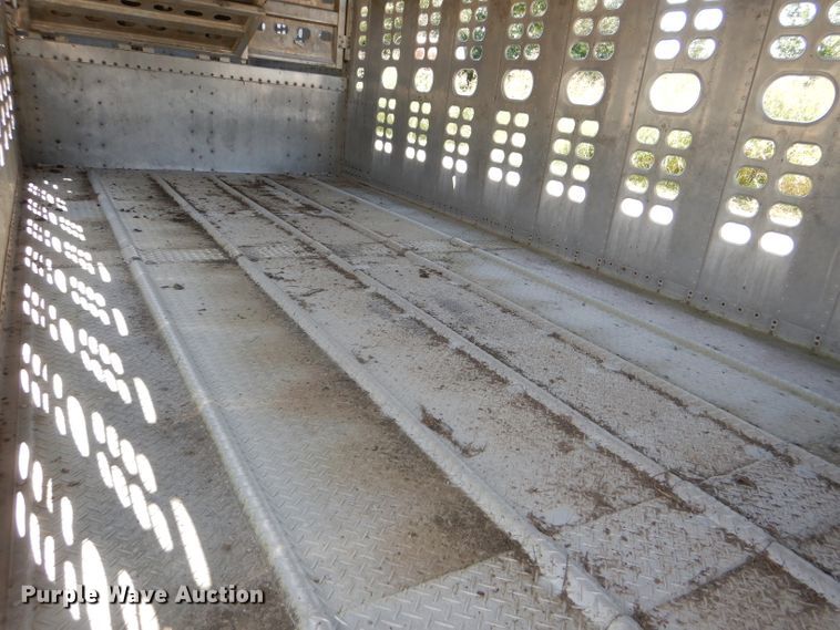 image for item DG4931 1995 Wilson PSDCL-302 livestock trailer