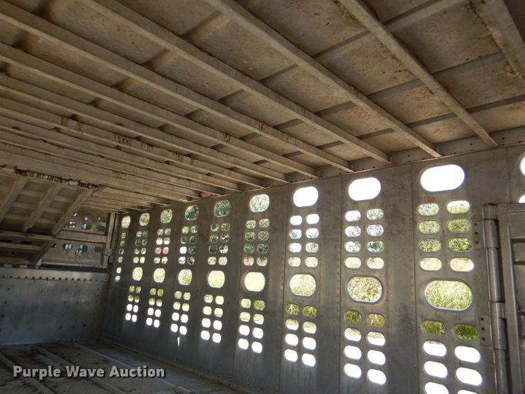 image for item DG4931 1995 Wilson PSDCL-302 livestock trailer