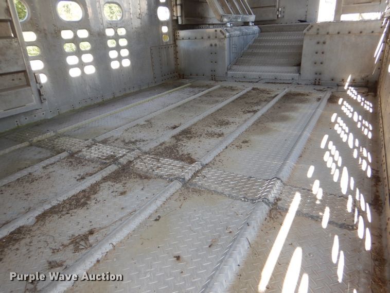 image for item DG4931 1995 Wilson PSDCL-302 livestock trailer