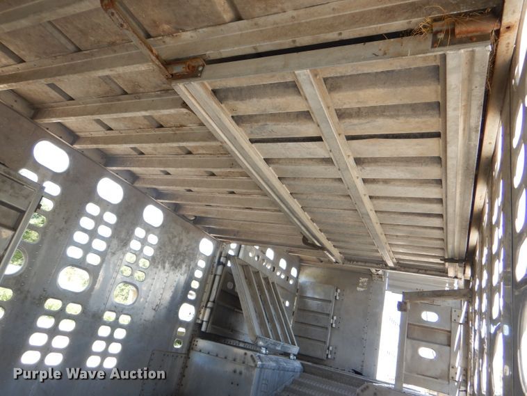 image for item DG4931 1995 Wilson PSDCL-302 livestock trailer