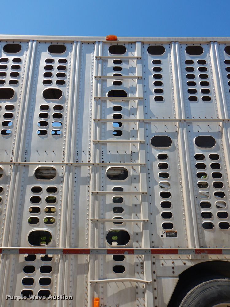 image for item DG4931 1995 Wilson PSDCL-302 livestock trailer