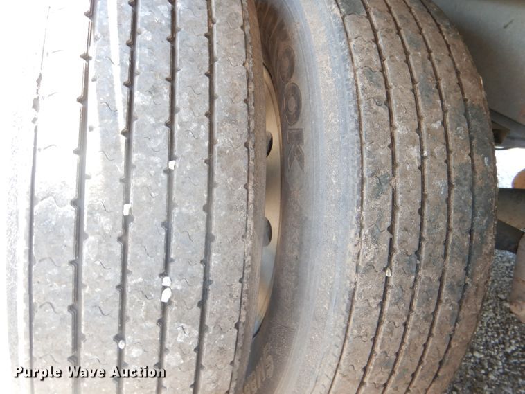 image for item DG4931 1995 Wilson PSDCL-302 livestock trailer