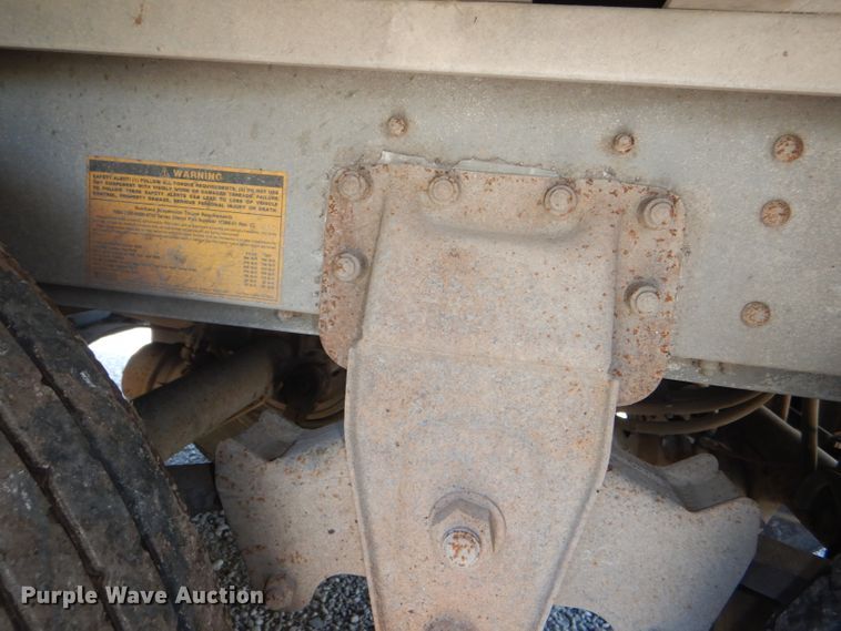 image for item DG4931 1995 Wilson PSDCL-302 livestock trailer