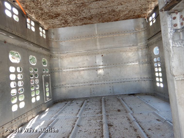 image for item DG4931 1995 Wilson PSDCL-302 livestock trailer