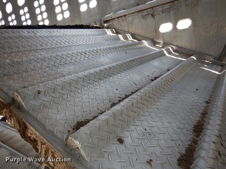 image for item DG4931 1995 Wilson PSDCL-302 livestock trailer