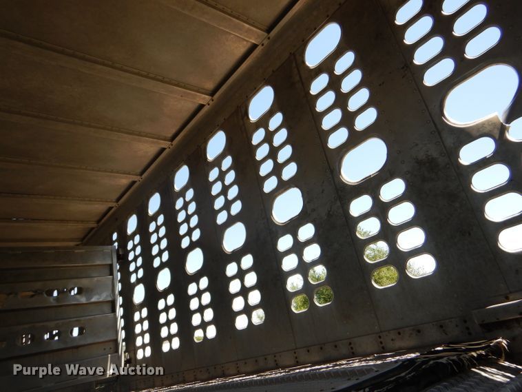 image for item DG4931 1995 Wilson PSDCL-302 livestock trailer