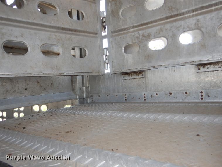 image for item DG4931 1995 Wilson PSDCL-302 livestock trailer