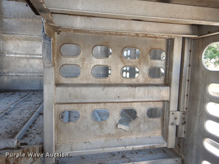 image for item DG4931 1995 Wilson PSDCL-302 livestock trailer