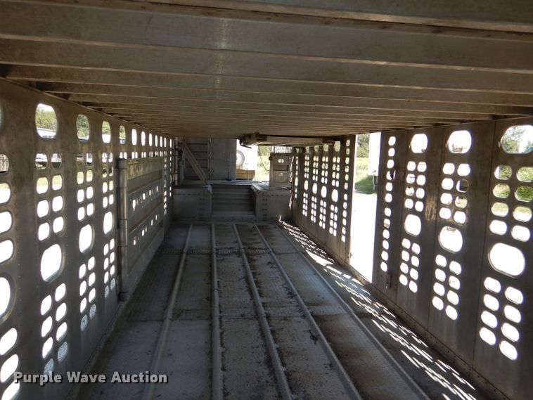 image for item DG4931 1995 Wilson PSDCL-302 livestock trailer