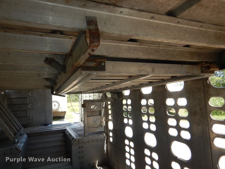 image for item DG4931 1995 Wilson PSDCL-302 livestock trailer