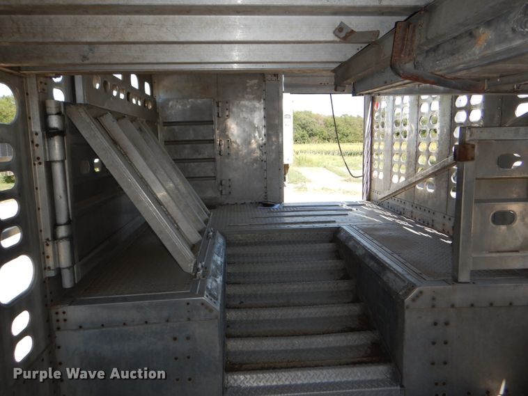 image for item DG4931 1995 Wilson PSDCL-302 livestock trailer