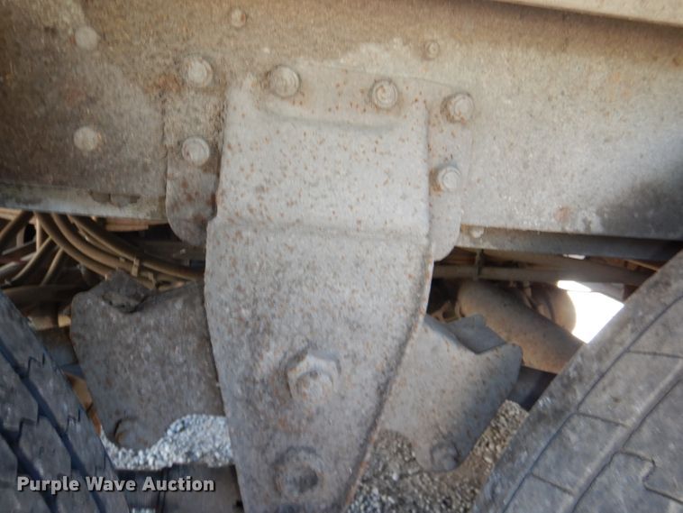 image for item DG4931 1995 Wilson PSDCL-302 livestock trailer