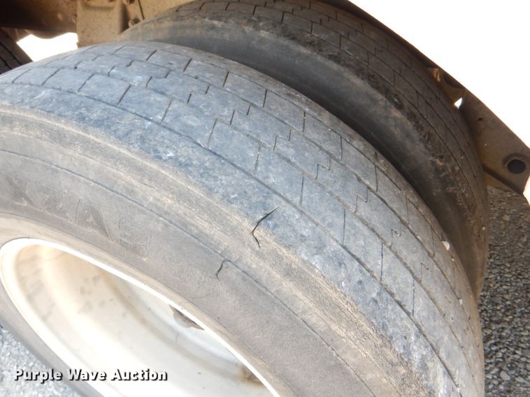 image for item DG4931 1995 Wilson PSDCL-302 livestock trailer