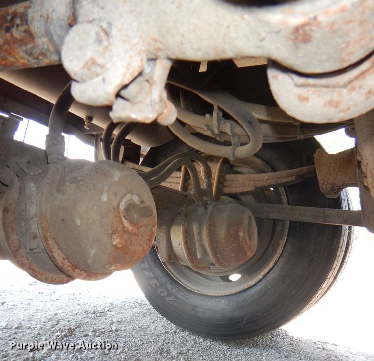 image for item DG4931 1995 Wilson PSDCL-302 livestock trailer