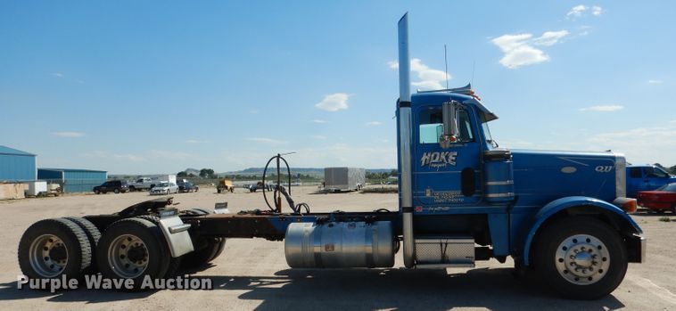 image for item DG5819 1987 Peterbilt 379 semi truck