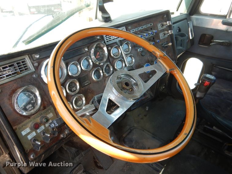 image for item DG5819 1987 Peterbilt 379 semi truck