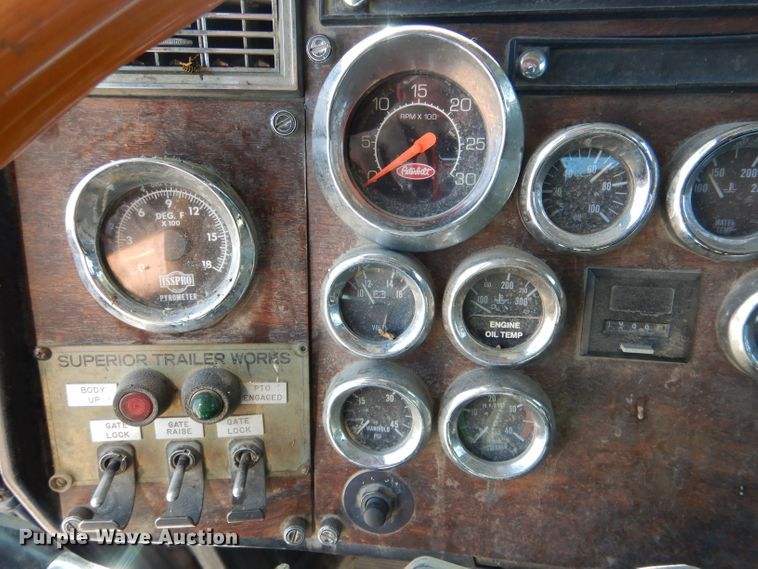 image for item DG5819 1987 Peterbilt 379 semi truck