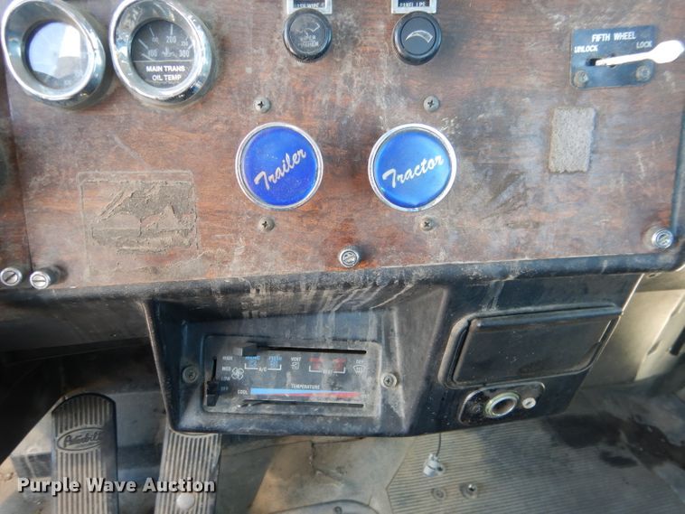 image for item DG5819 1987 Peterbilt 379 semi truck