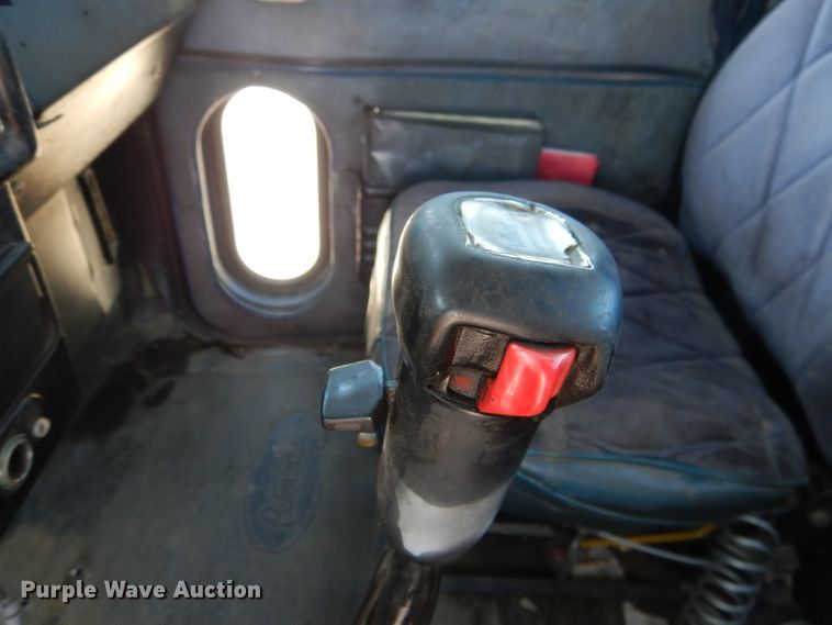 image for item DG5819 1987 Peterbilt 379 semi truck